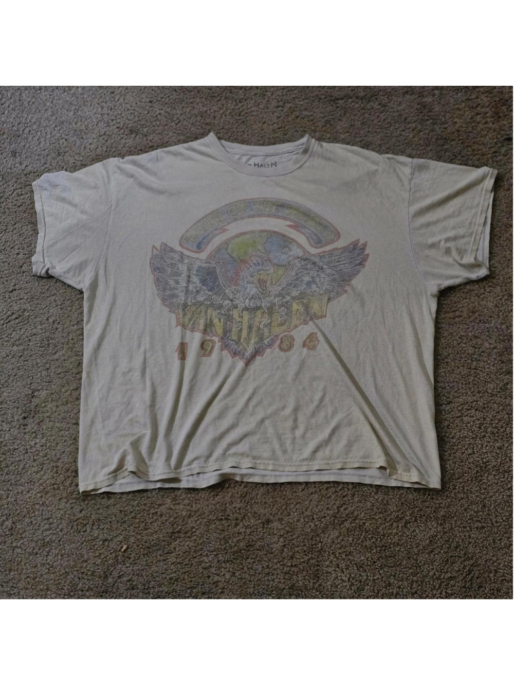 Van Halen white band tee Size M #rock #bandtee

📏Everything I list is measured